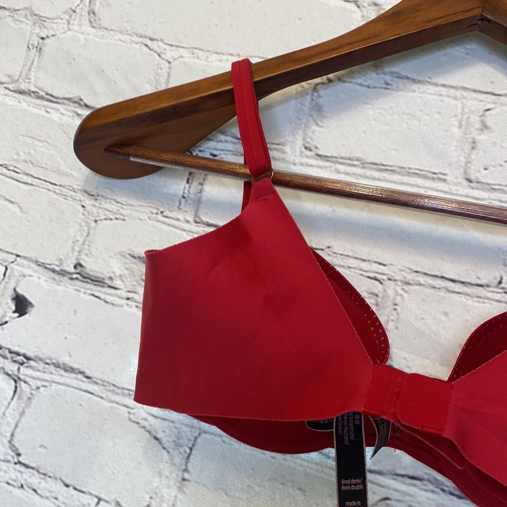 Victoria's Secret Red Gold Dot Underwire Padded Bra Size 32C Excellent Condition - Picture 9 of 10